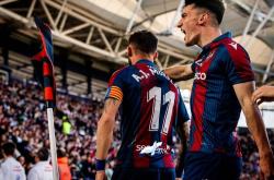 虎扑BBS-西甲-莱万特2-4巴萨：莱万特有想法，莱万可以上场了|前瞻