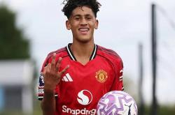 虎扑网址-曼联15岁小梅西跟训一线队，俱乐部全力为未来之星铺路