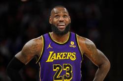 虎扑BBS-詹姆斯养伤期间，湖人连门票都卖不过爵士？