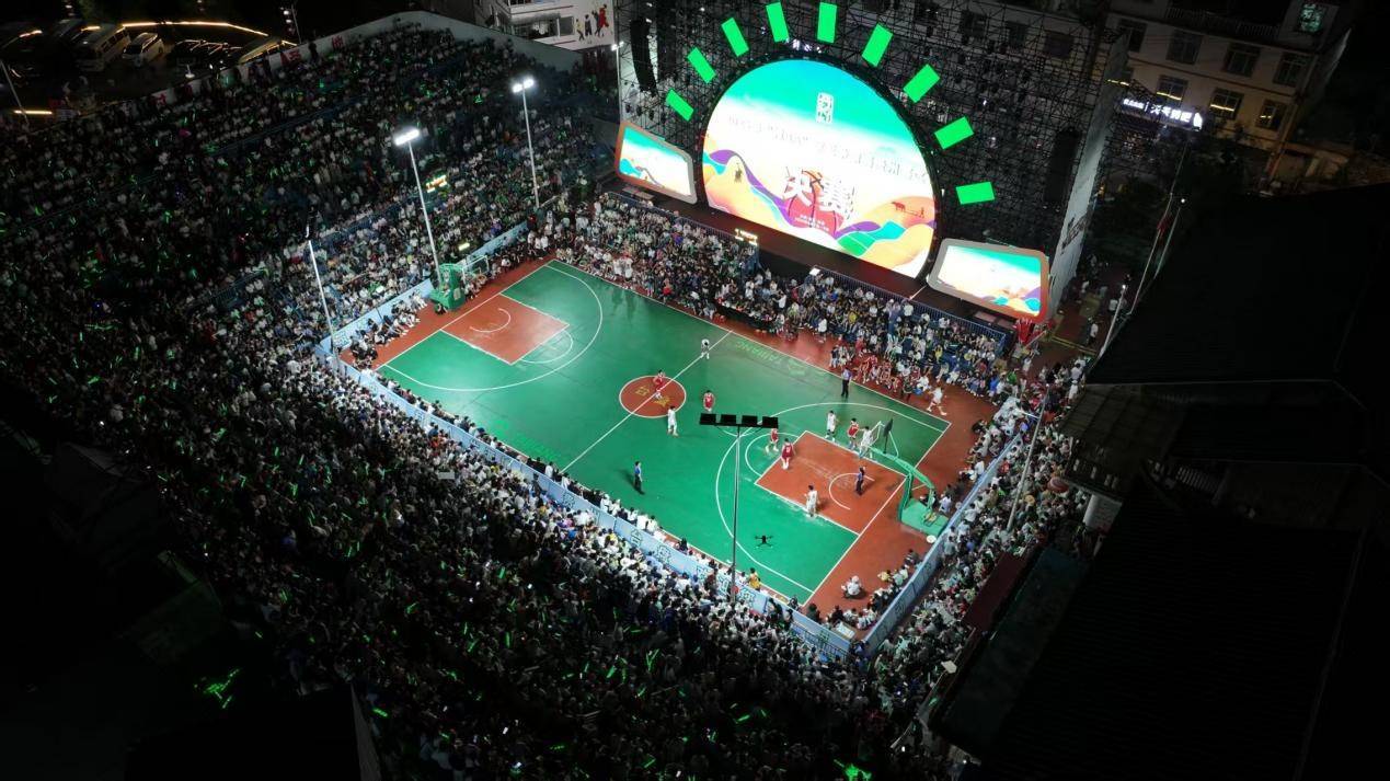 从NBA到“村BA” 麦迪现身贵州乡村球场 篮球精神在乡土生根发芽