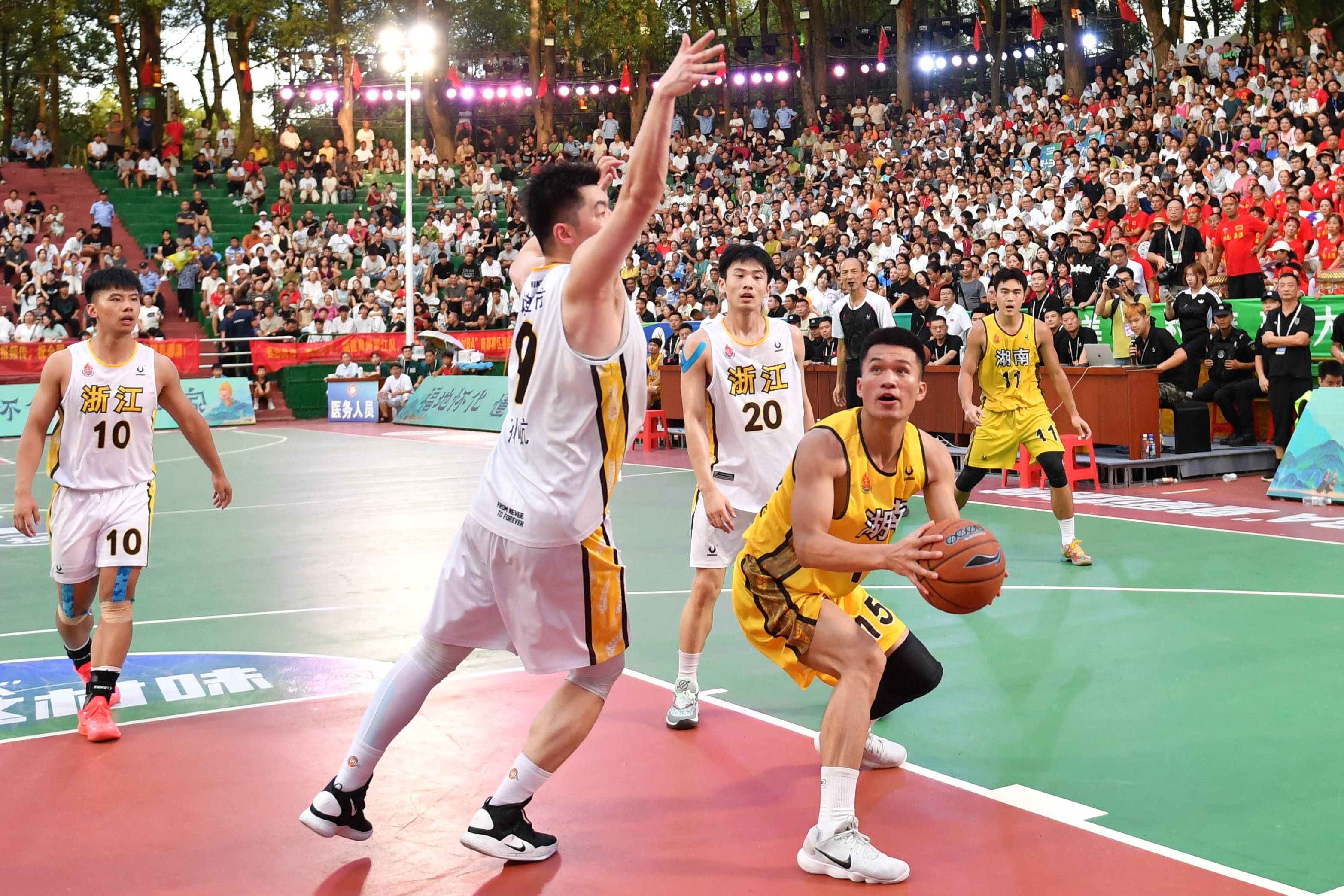 （体育）篮球——2025年全国和美乡村篮球大赛南部赛区落幕