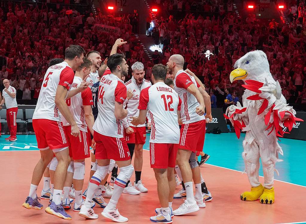 周三007 意甲焦点战：罗马VS帕尔马，红狼军团主场剑指三分，帕尔马难逃降级区泥潭