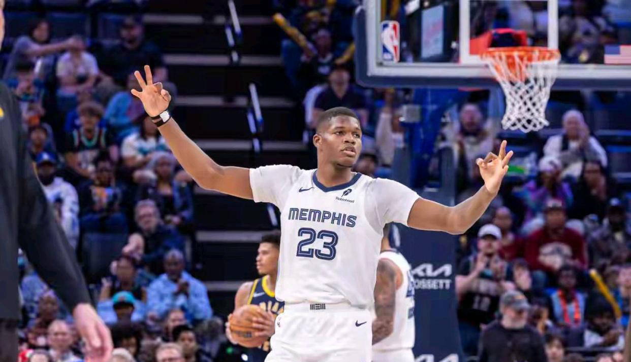 科沃德末节发威 孟菲斯灰熊惊险击败太阳