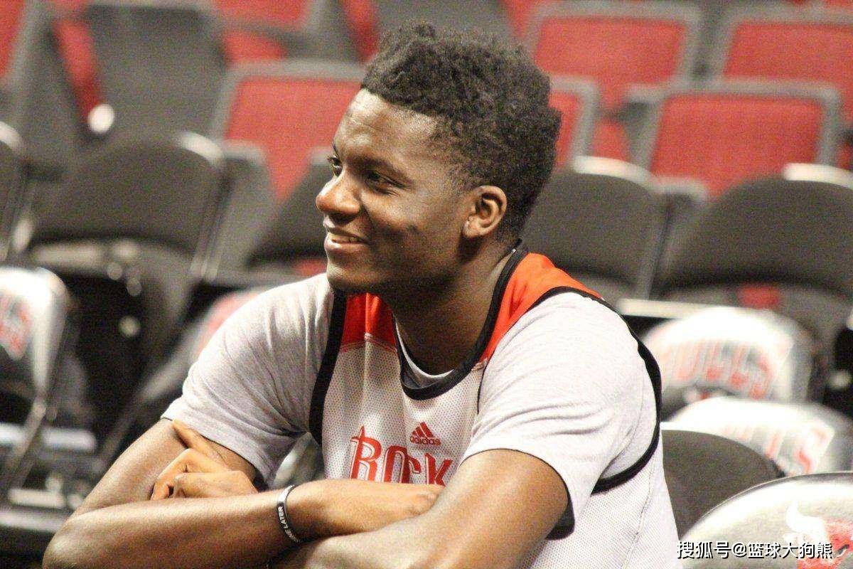 申京缺战，火箭队重组10人轮换！29岁射手获重用，饼皇对交易说不