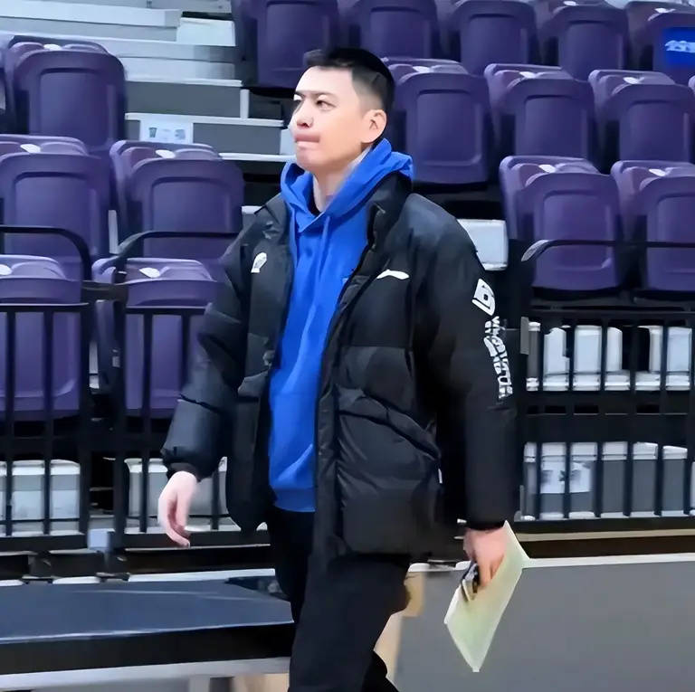 CBA消息：刘炜正式下课，辽宁男篮敲定新外援，首钢押宝旧将争冠