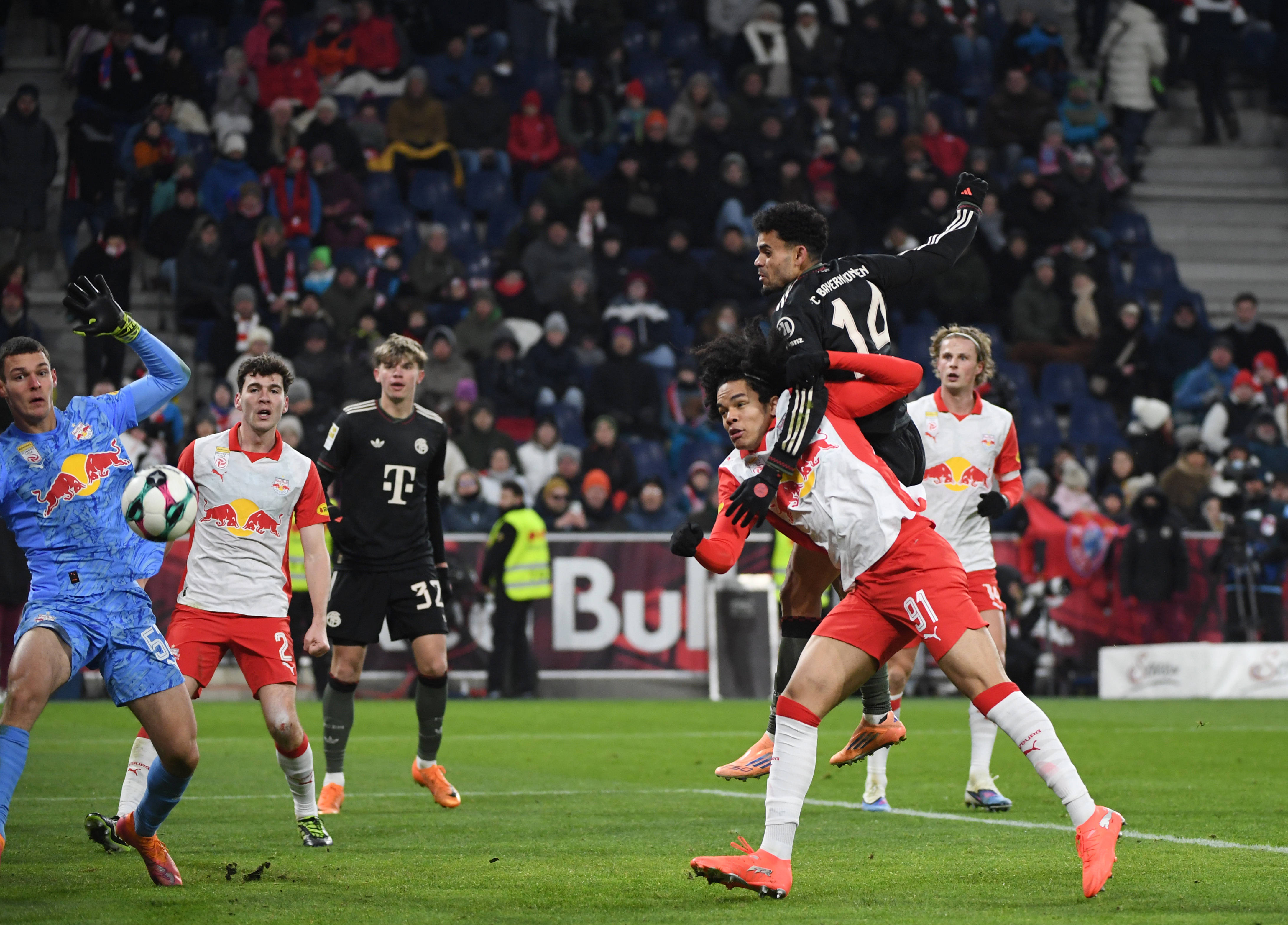 （体育）足球——友谊赛：拜仁慕尼黑胜萨尔茨堡红牛