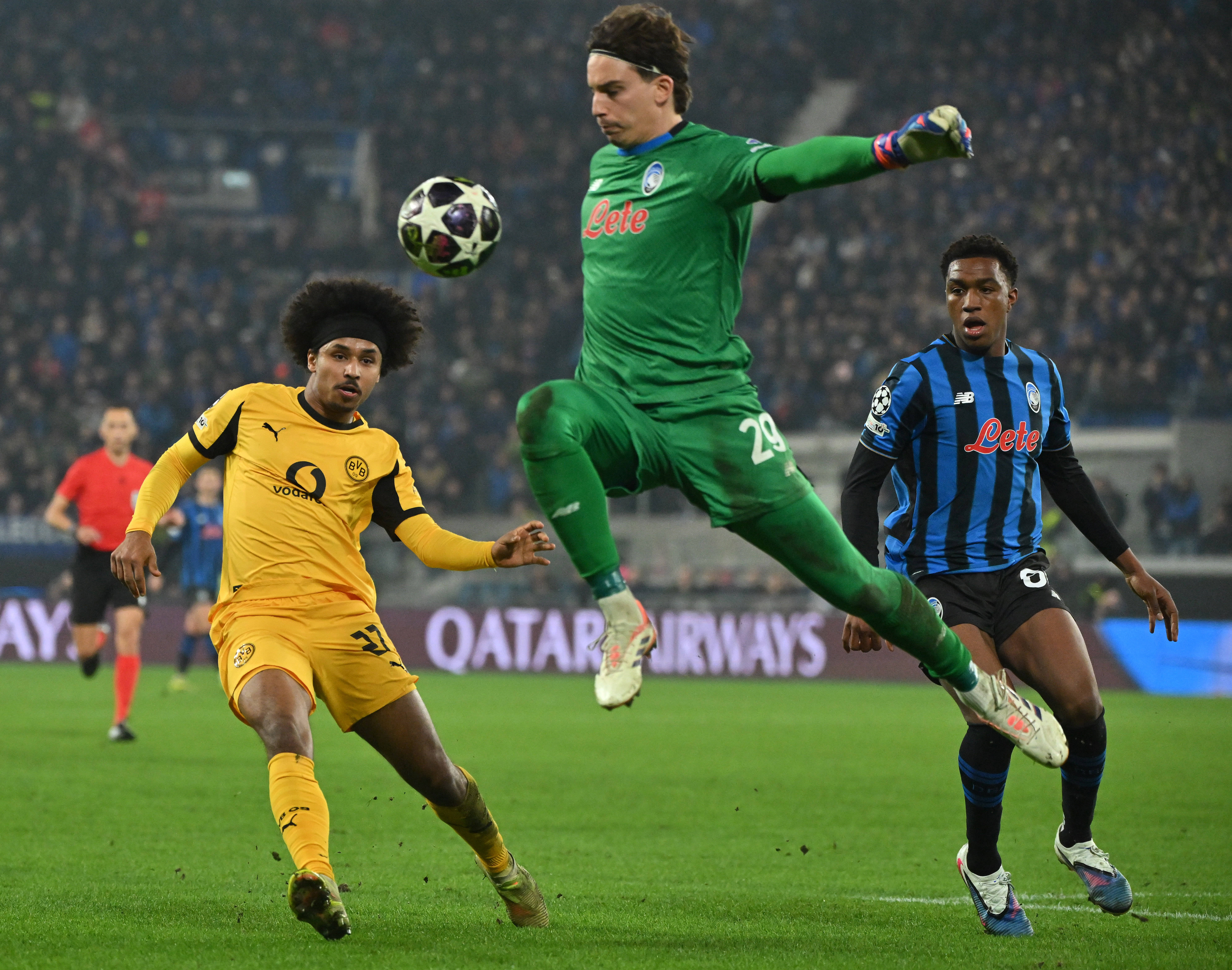 （体育）足球——欧冠：亚特兰大胜多特蒙德